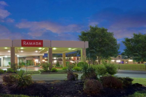 Отель Ramada by Wyndham Louisville North  Луисвилл